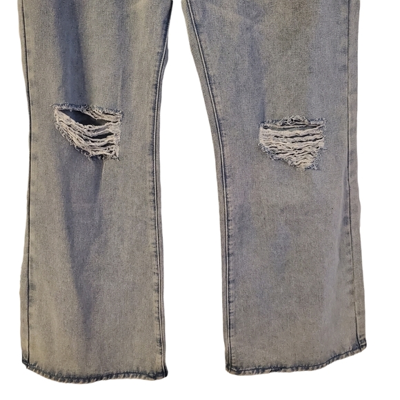 Romwe Wide Leg High Rise Distressed Light Wash Jean - Picture 4 of 6